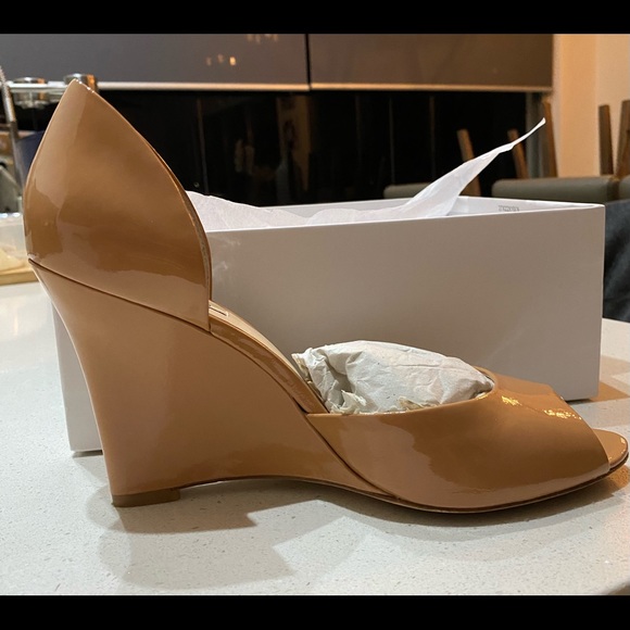 Oroton patent leather wedges . - Picture 4 of 6